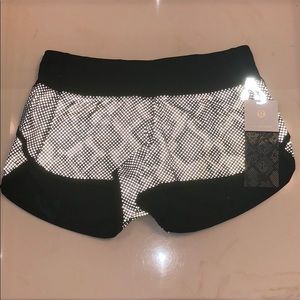 Lululemon size 4 reflective speed shorts NWT